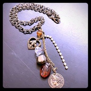 Vintage look necklace with French theme
